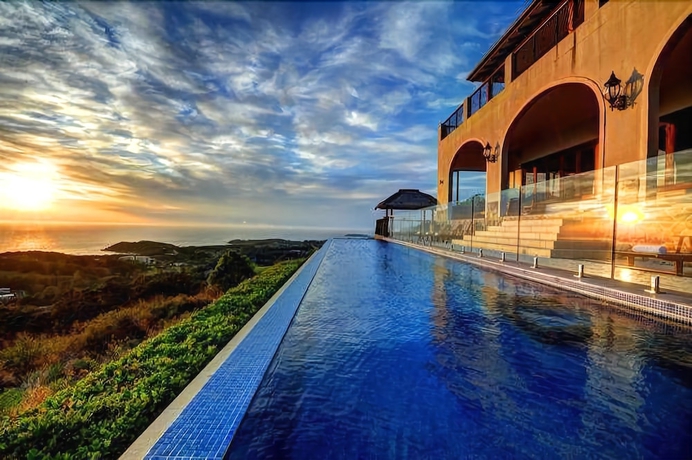 Imagen de la piscina del Hotel Villa Vivante. Foto 18