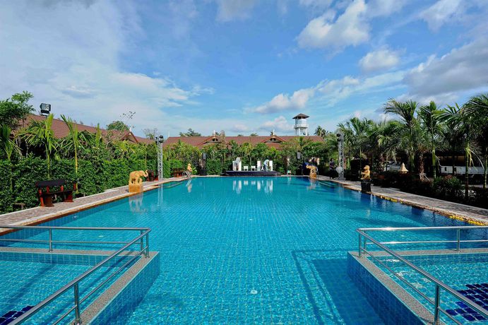Imagen de la piscina del Hotel Villa Wanida Garden Resort. Foto 12
