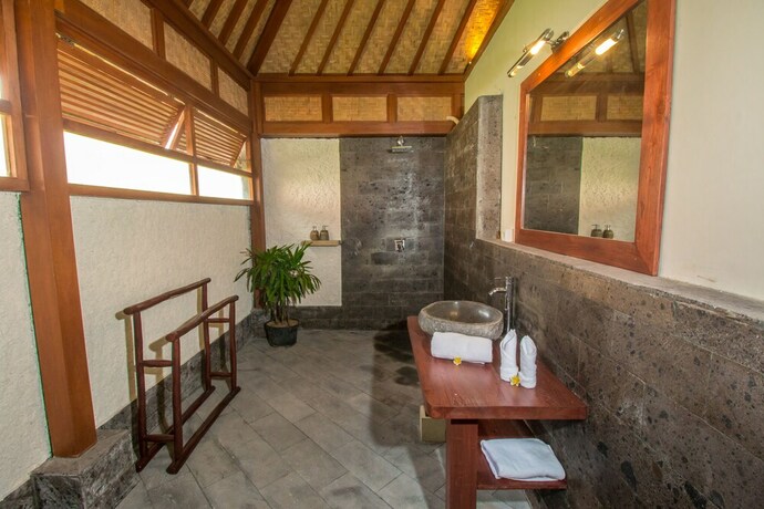 Imagen de la habitación del Hotel Villa Waturenggong Ubud. Foto 28
