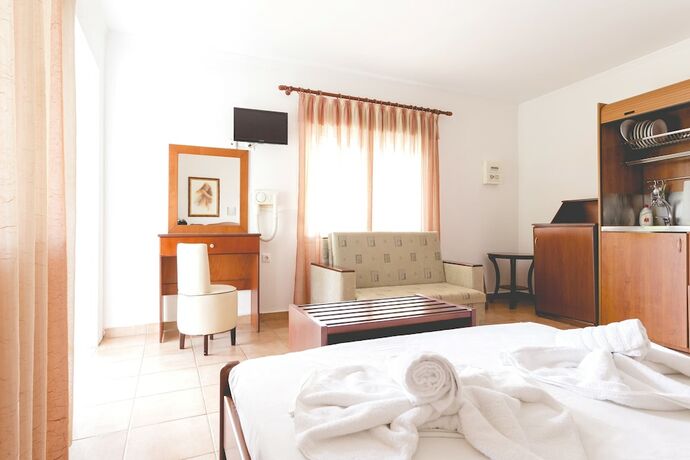 Imagen general del Hotel Villa Yianna. Foto 10