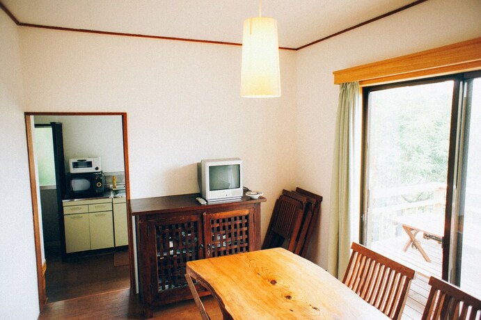 Imagen de la habitación del Hotel Villa Yumigahama. Foto 23