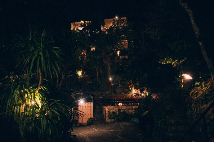 Imagen de los exteriores del Hotel Villa Yumigahama. Foto 34