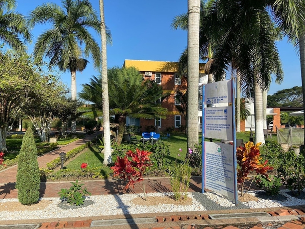 Imagen de la piscina del Hotel Villa Zaragoza. Foto 18