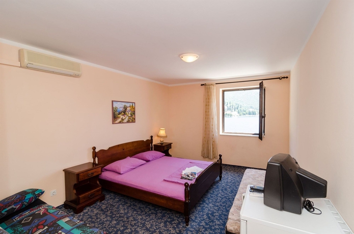 Imagen de la habitación del Hotel Villa Zaton. Foto 10