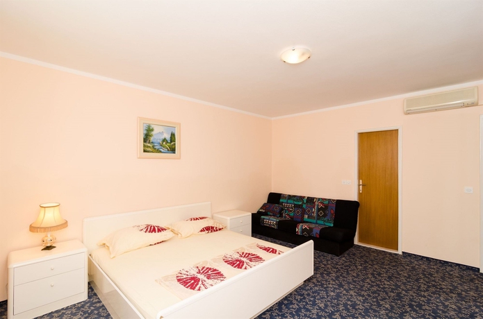 Imagen de la habitación del Hotel Villa Zaton. Foto 11