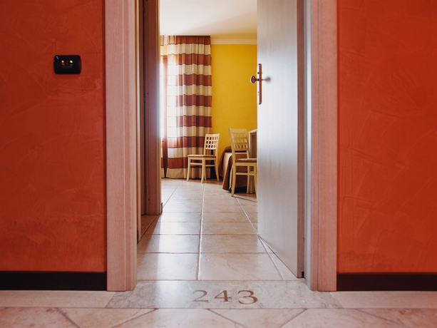 Imagen de los interiores del Hotel Villa Zina Family Resort. Foto 13