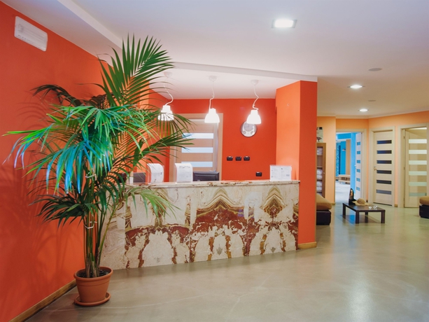 Imagen de los interiores del Hotel Villa Zina Park. Foto 12