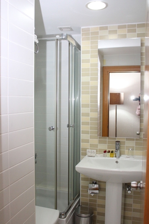 Imagen de la habitación del Hotel Villa Zurich. Foto 4