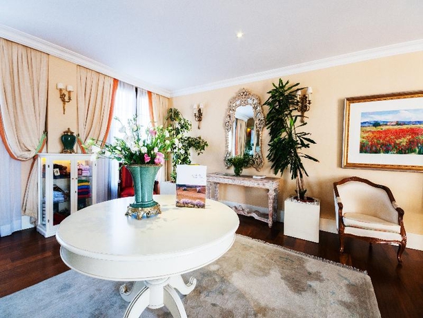 Imagen general del Hotel Villa de Alarcon. Foto 11