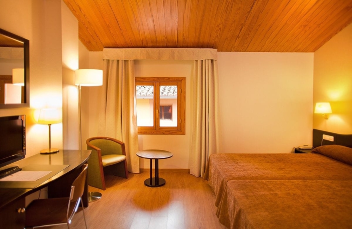 Imagen de la habitación del Hotel Villa de Biar. Foto 9