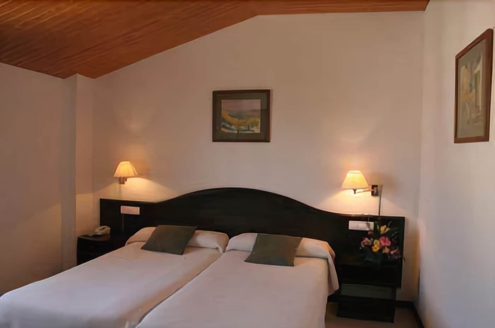 Imagen de la habitación del Hotel Villa de Biar. Foto 10