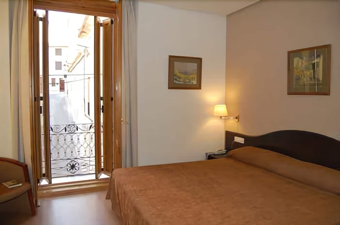 Imagen de la habitación del Hotel Villa de Biar. Foto 11