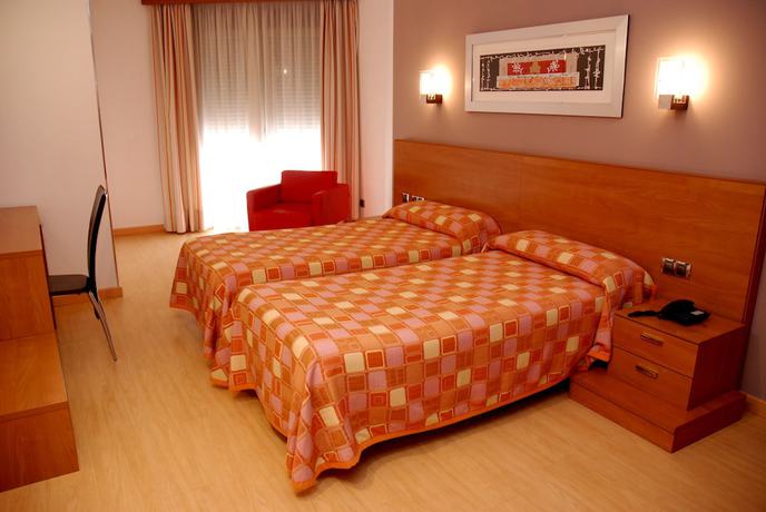 Imagen de la habitación del Hotel Villa de Cacabelos. Foto 3