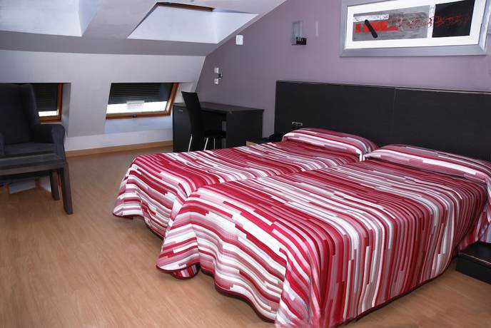 Imagen de la habitación del Hotel Villa de Cacabelos. Foto 7