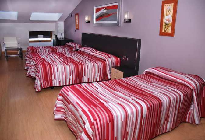 Imagen de la habitación del Hotel Villa de Cacabelos. Foto 17