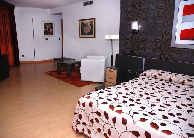 Imagen de la habitación del Hotel Villa de Cacabelos. Foto 18