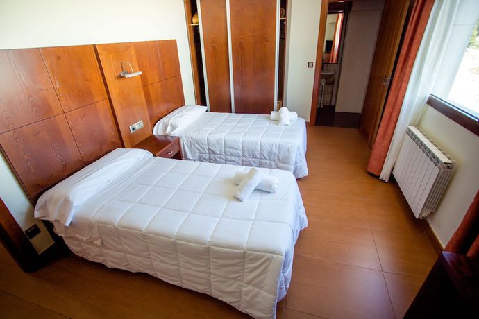 Imagen de la habitación del Hotel Villa de Carcar. Foto 4