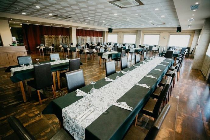 Imagen del bar/restaurante del Hotel Villa de Carcar. Foto 2