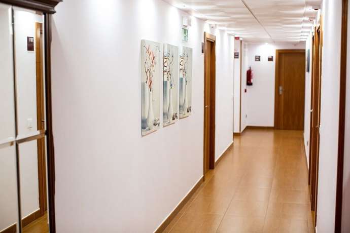 Imagen de los interiores del Hotel Villa de Carcar. Foto 14