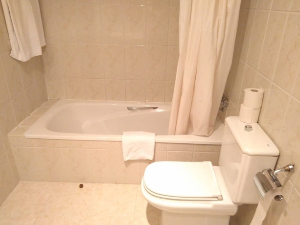 Imagen de la habitación del Hotel Villa de Nava. Foto 6