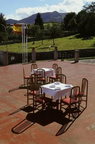 Imagen de la habitación del Hotel Villa de Nava. Foto 14