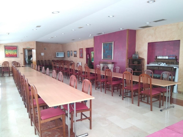 Imagen del bar/restaurante del Hotel Villa de Nava. Foto 4