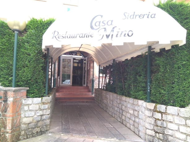 Imagen del bar/restaurante del Hotel Villa de Nava. Foto 5