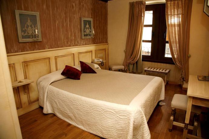 Imagen de la habitación del Hotel Villa de Torla. Foto 6