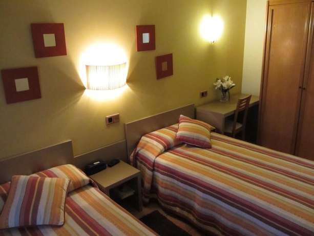 Imagen de la habitación del Hotel Villa de Utrillas. Foto 3