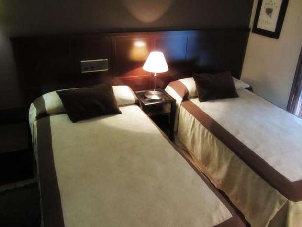 Imagen de la habitación del Hotel Villa de Utrillas. Foto 10