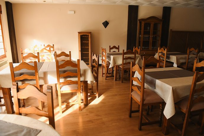 Imagen del bar/restaurante del Hotel Villa de Vinuesa. Foto 4