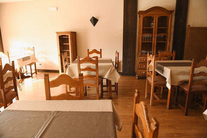 Imagen del bar/restaurante del Hotel Villa de Vinuesa. Foto 5