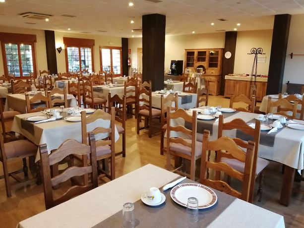 Imagen del bar/restaurante del Hotel Villa de Vinuesa. Foto 6