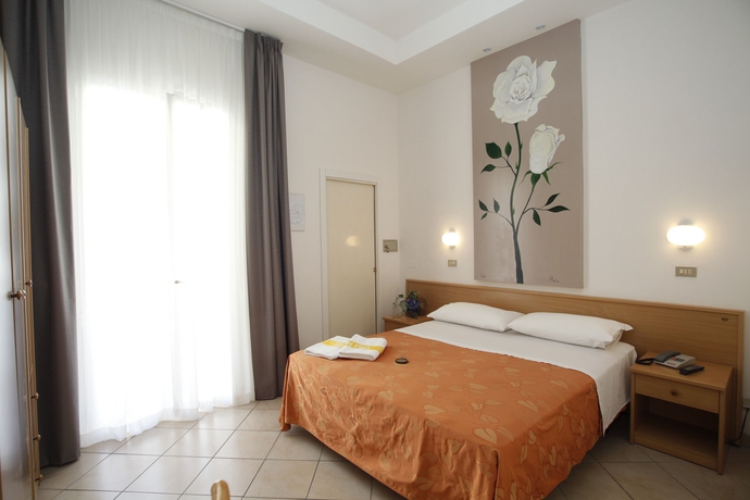 Imagen de la habitación del Hotel Villa dei Fiori. Foto 8