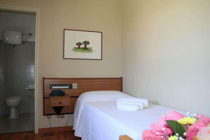 Imagen de la habitación del Hotel Villa dei Pini. Foto 2