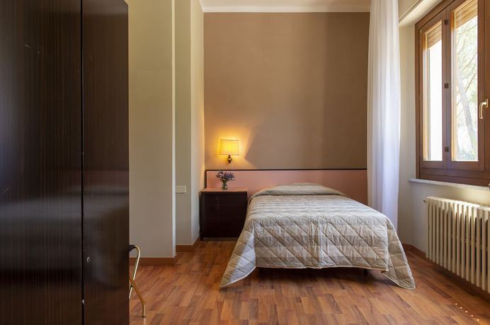 Imagen de la habitación del Hotel Villa dei Pini. Foto 3