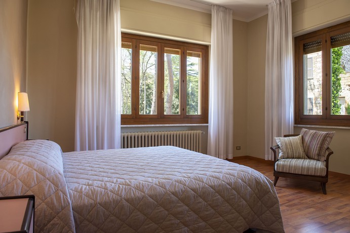 Imagen de la habitación del Hotel Villa dei Pini. Foto 4