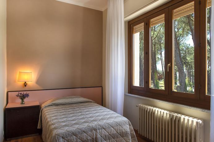 Imagen de la habitación del Hotel Villa dei Pini. Foto 8
