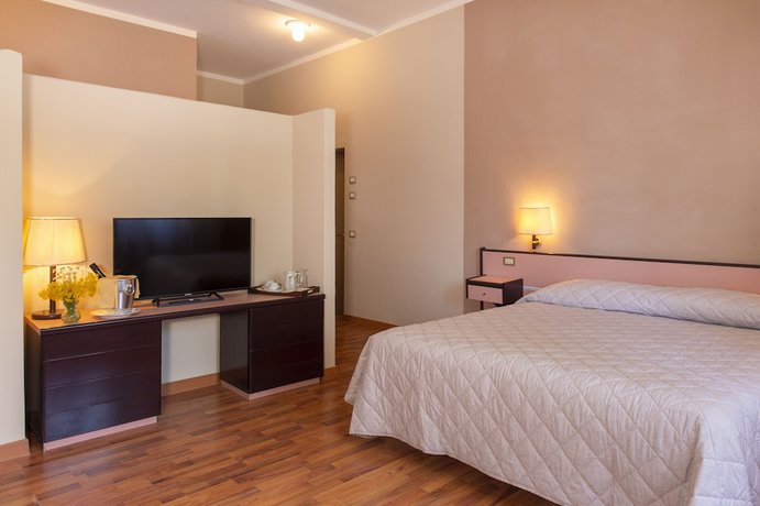 Imagen de la habitación del Hotel Villa dei Pini. Foto 9