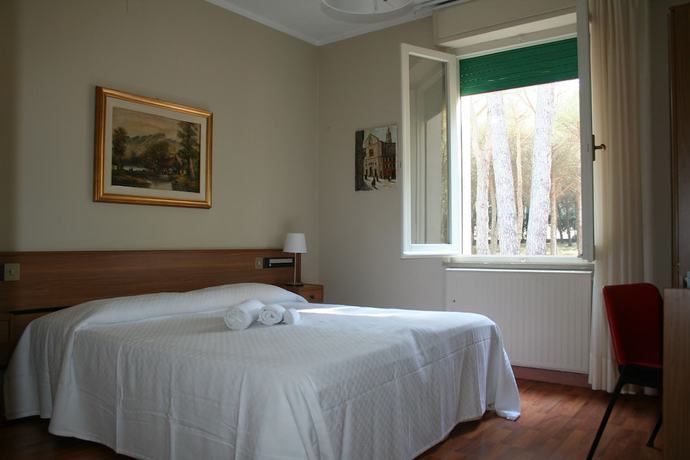 Imagen de la habitación del Hotel Villa dei Pini. Foto 16