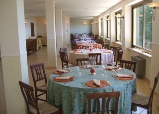 Imagen del bar/restaurante del Hotel Villa del Lago. Foto 4
