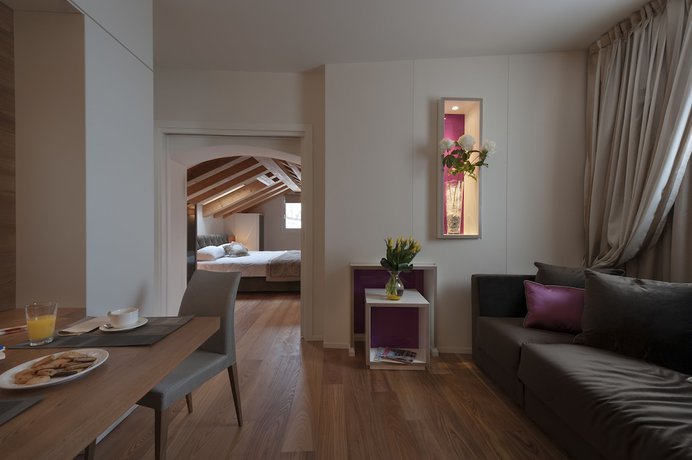 Imagen de la habitación del Hotel Villa del Poggio. Foto 12