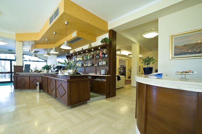 Imagen de los interiores del Hotel Villa del Sole. Foto 19