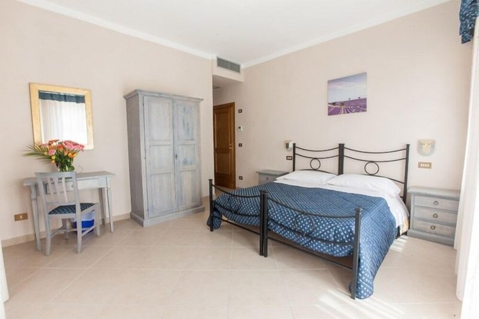 Imagen de la habitación del Hotel Villa del Sole. Foto 8