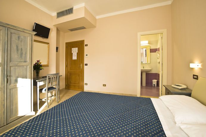 Imagen de la habitación del Hotel Villa del Sole. Foto 17