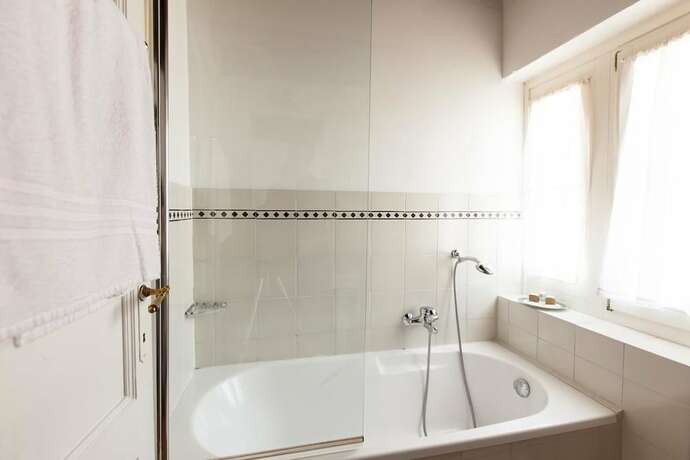 Imagen de la habitación del Hotel Villa di Tissano. Foto 20