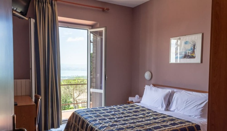 Imagen de la habitación del Hotel Villa la Cima. Foto 10