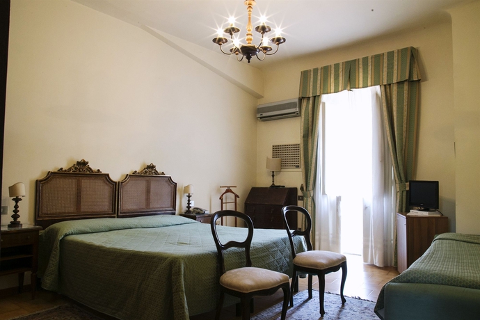 Imagen de la habitación del Hotel Villa le Rondini. Foto 6