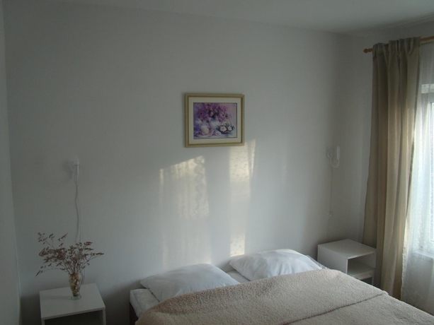 Imagen de la habitación del Hotel VillaPetra. Foto 8