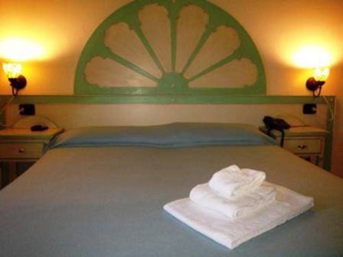 Imagen de la habitación del Hotel Villabella. Foto 7